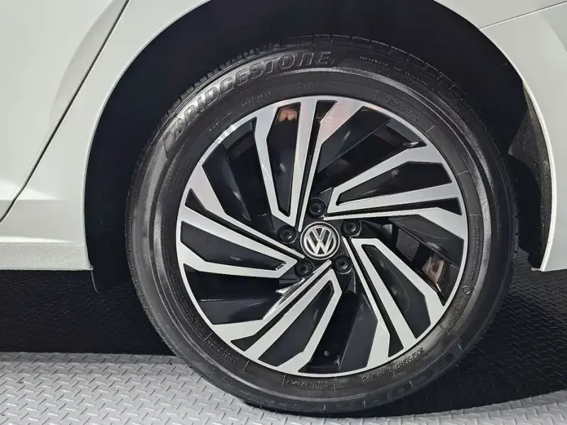 2021 Volkswagen Jetta с пробегом 39 405 км