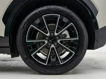 2025 Zeekr X с пробегом 4 900 км