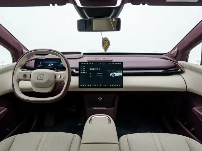 2025 Zeekr X с пробегом 4 900 км