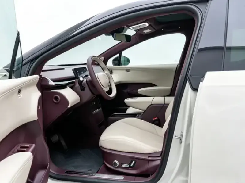 2025 Zeekr X с пробегом 4 900 км