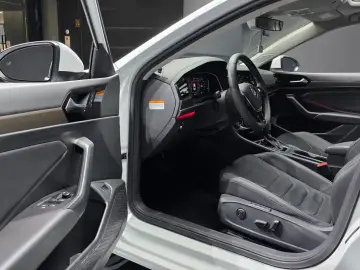 2021 Volkswagen Jetta с пробегом 133 711 км