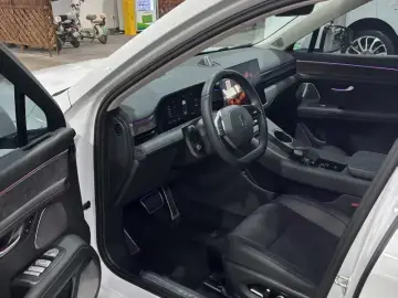 2022 Aito M5 с пробегом 40 000 км