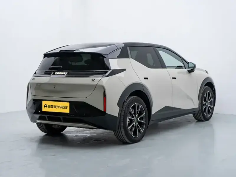 2025 Zeekr X с пробегом 10 300 км