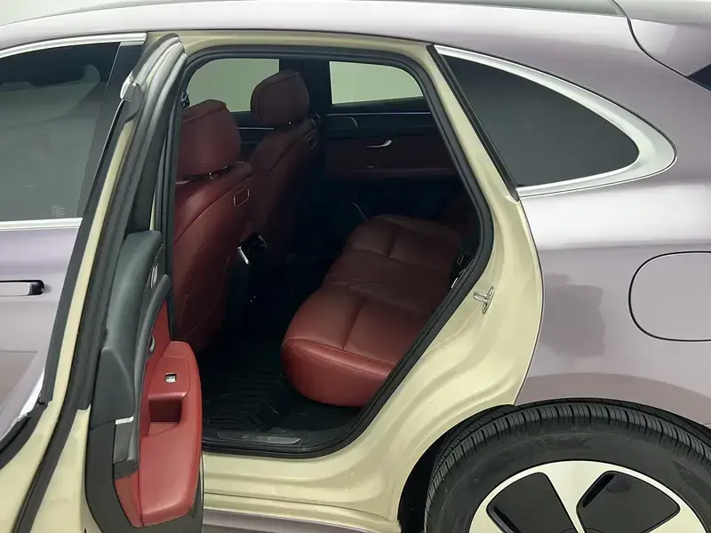 2023 Aito M5 с пробегом 93 600 км