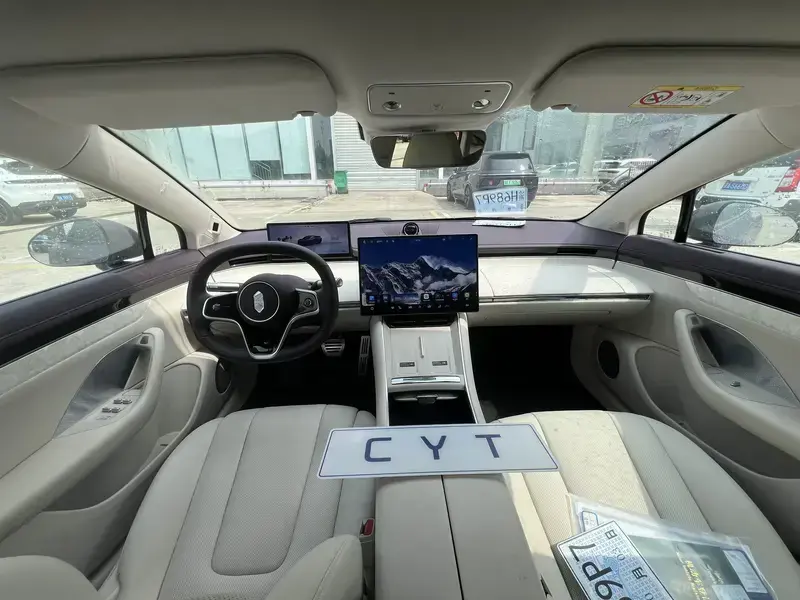 2026 Luxeed S7 с пробегом 7 000 км