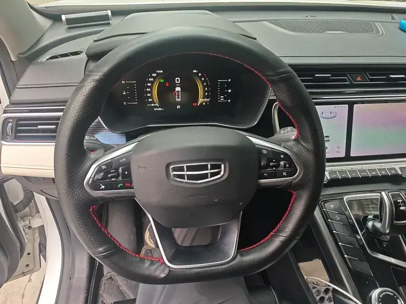 2022 Geely Atlas Pro с пробегом 57 500 км