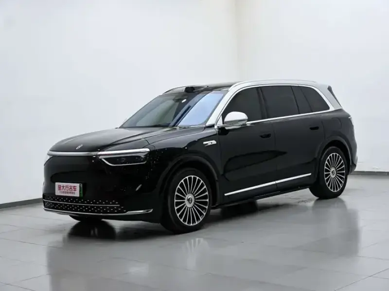 2025 Aito M8 с пробегом 16 500 км