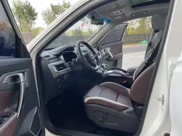 2022 Geely Atlas Pro с пробегом 37 000 км