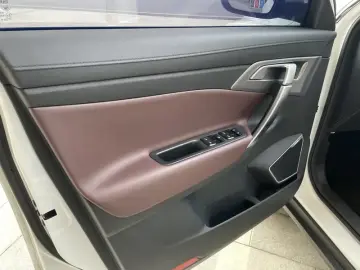 2022 Geely Atlas Pro с пробегом 37 000 км