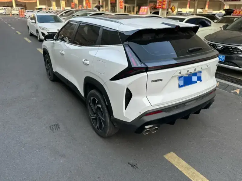 2023 Geely Atlas Pro с пробегом 37 000 км