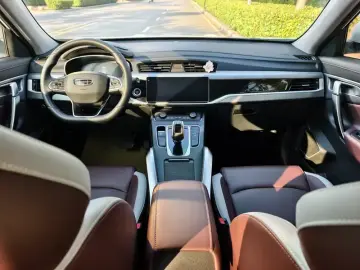 2022 Geely Atlas Pro с пробегом 18 000 км