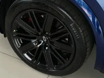 2025 Aito M8 с пробегом 4 000 км