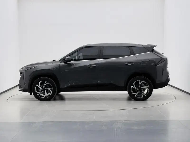 2024 Geely Atlas Pro с пробегом 42 900 км
