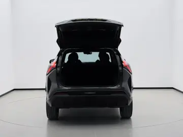2024 Geely Atlas Pro с пробегом 42 900 км