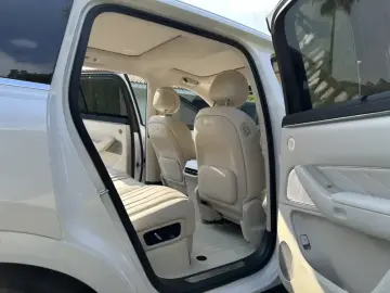 2025 Aito M8 с пробегом 17 000 км