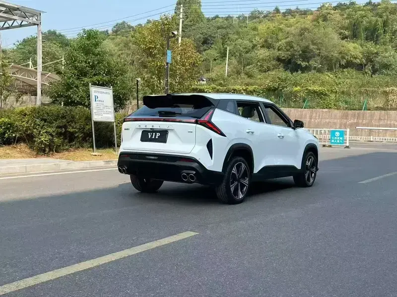 2023 Geely Atlas Pro с пробегом 53 000 км