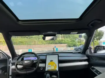 2023 Geely Atlas Pro с пробегом 53 000 км