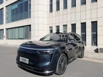 2025 Aito M8 с пробегом 22 000 км