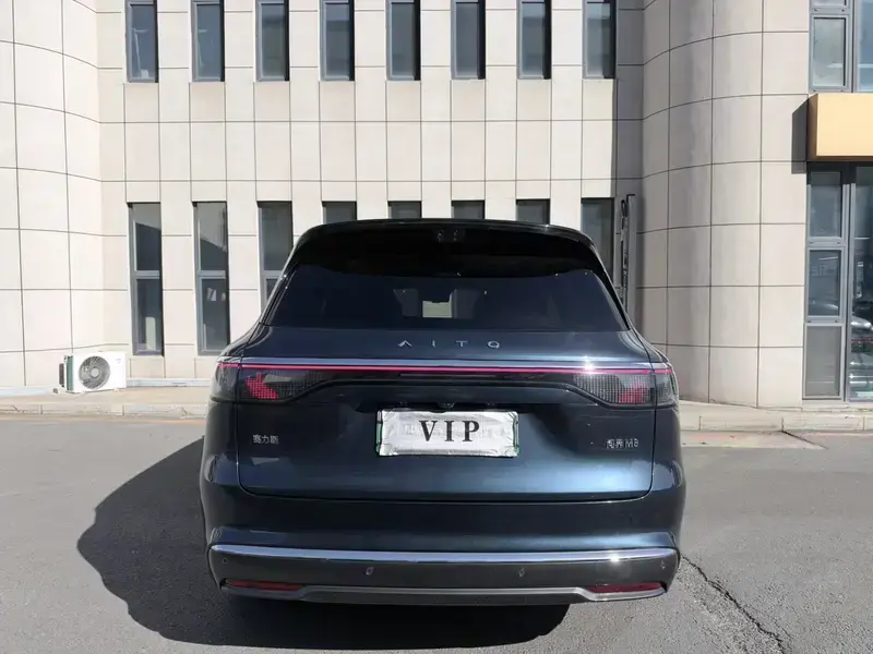 2025 Aito M8 с пробегом 22 000 км