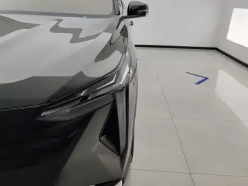 2024 Geely Atlas Pro с пробегом 16 000 км