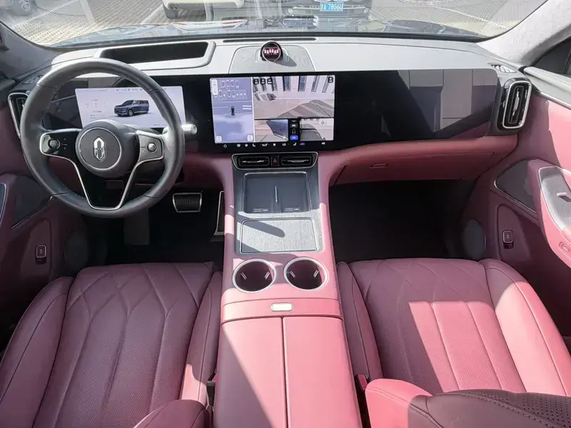 2025 Aito M8 с пробегом 22 000 км