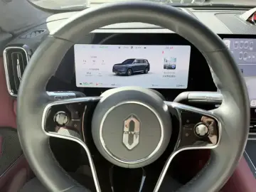 2025 Aito M8 с пробегом 22 000 км