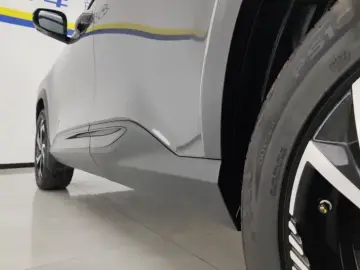 2024 Geely Atlas Pro с пробегом 16 000 км