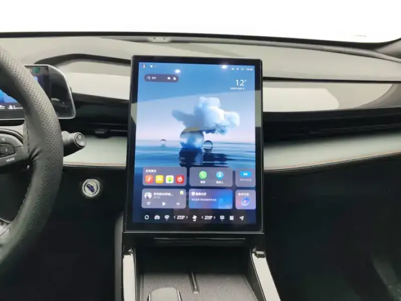 2024 Geely Atlas Pro с пробегом 16 000 км