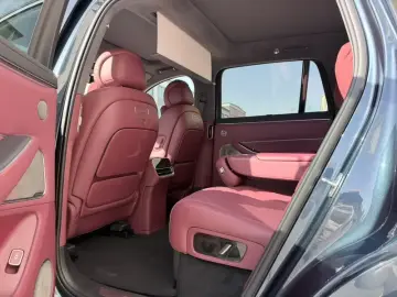 2025 Aito M8 с пробегом 22 000 км