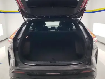 2024 Geely Atlas Pro с пробегом 16 000 км