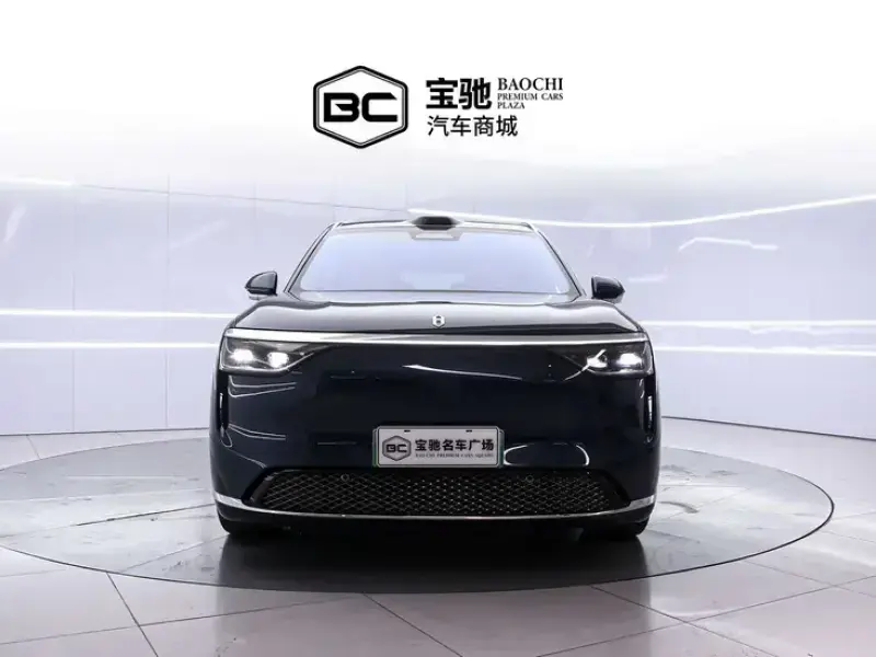 2025 Aito M8 с пробегом 17 000 км