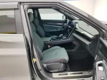 2024 Geely Atlas Pro с пробегом 16 000 км