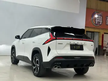2023 Geely Atlas Pro с пробегом 30 000 км