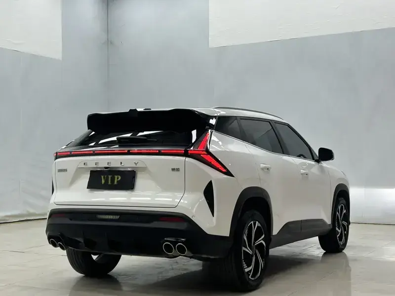 2023 Geely Atlas Pro с пробегом 30 000 км