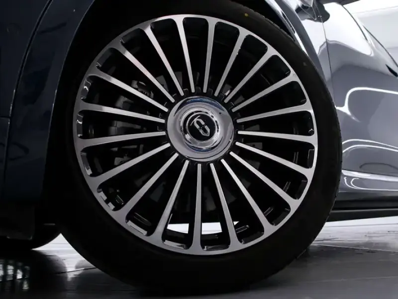 2025 Aito M8 с пробегом 17 000 км
