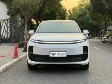 2024 Li Auto (Lixiang) L6 с пробегом 64 000 км