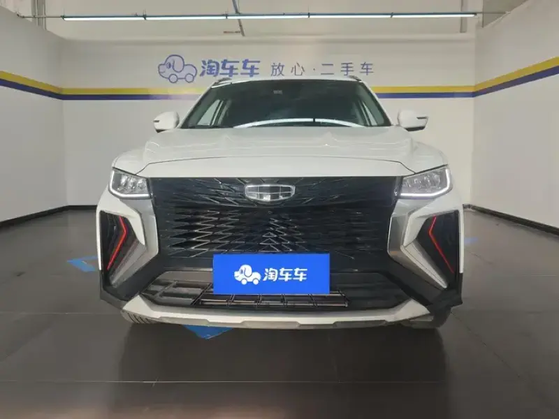 2022 Geely Atlas Pro с пробегом 93 000 км