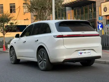 2024 Li Auto (Lixiang) L6 с пробегом 64 000 км