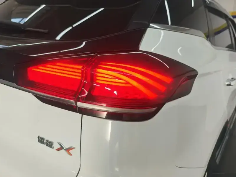 2022 Geely Atlas Pro с пробегом 93 000 км