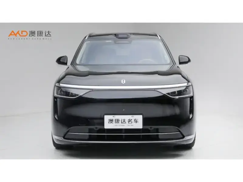 2025 Aito M8 с пробегом 10 500 км