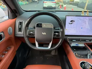 2024 Li Auto (Lixiang) L6 с пробегом 64 000 км
