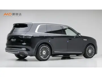 2025 Aito M8 с пробегом 10 500 км