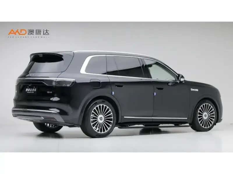 2025 Aito M8 с пробегом 10 500 км