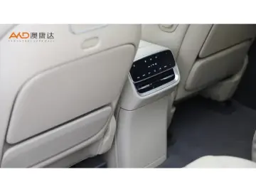 2025 Aito M8 с пробегом 10 500 км