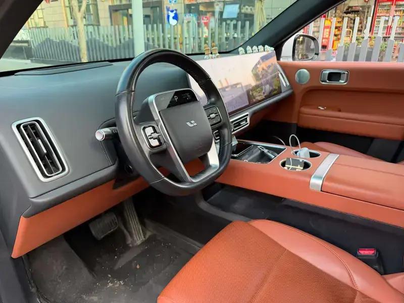 2024 Li Auto (Lixiang) L6 с пробегом 64 000 км