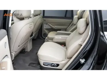 2025 Aito M8 с пробегом 10 500 км
