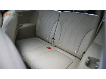 2025 Aito M8 с пробегом 10 500 км