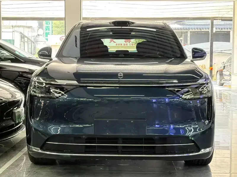 2025 Aito M8 с пробегом 22 000 км