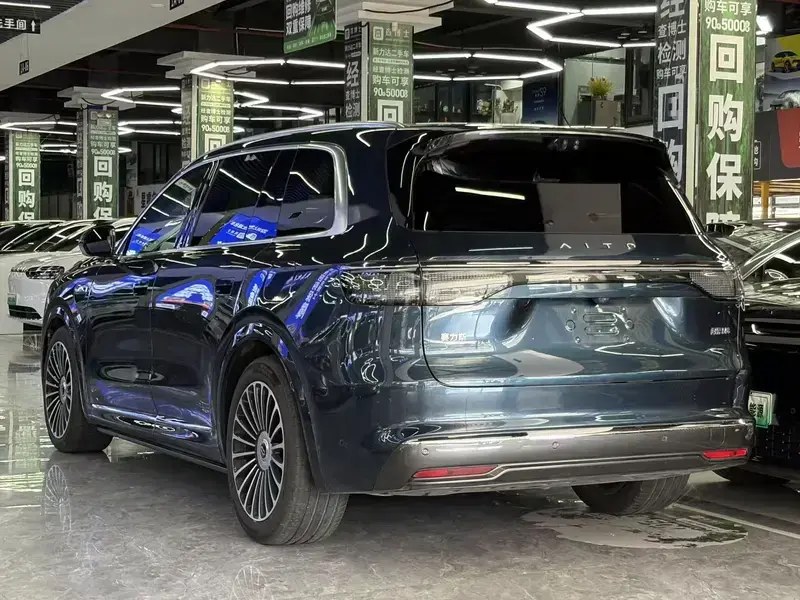 2025 Aito M8 с пробегом 22 000 км