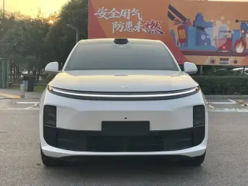 2024 Li Auto (Lixiang) L6 с пробегом 34 000 км